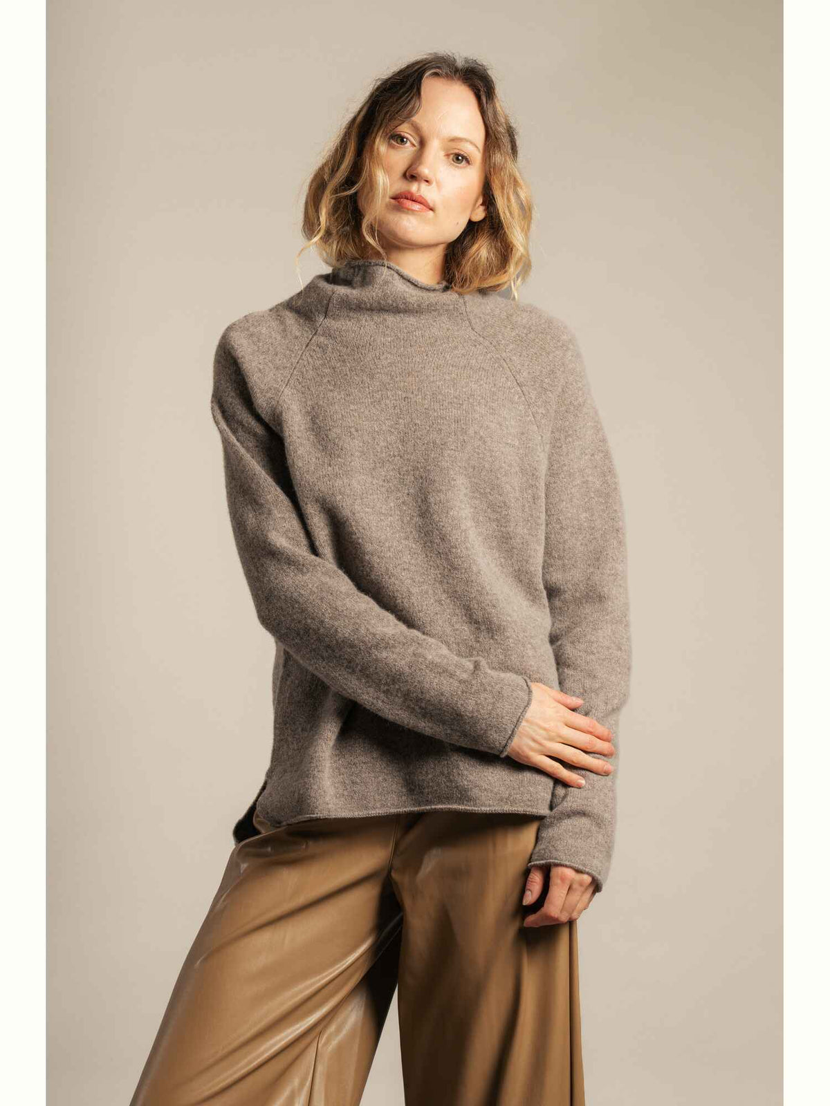 Corry Raglan Sweater Vole