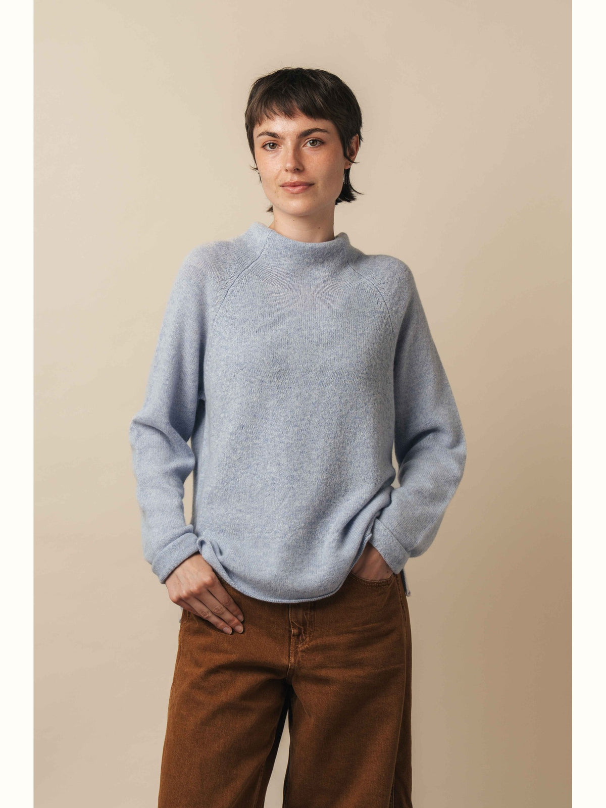 Corry Raglan Sweater Pale