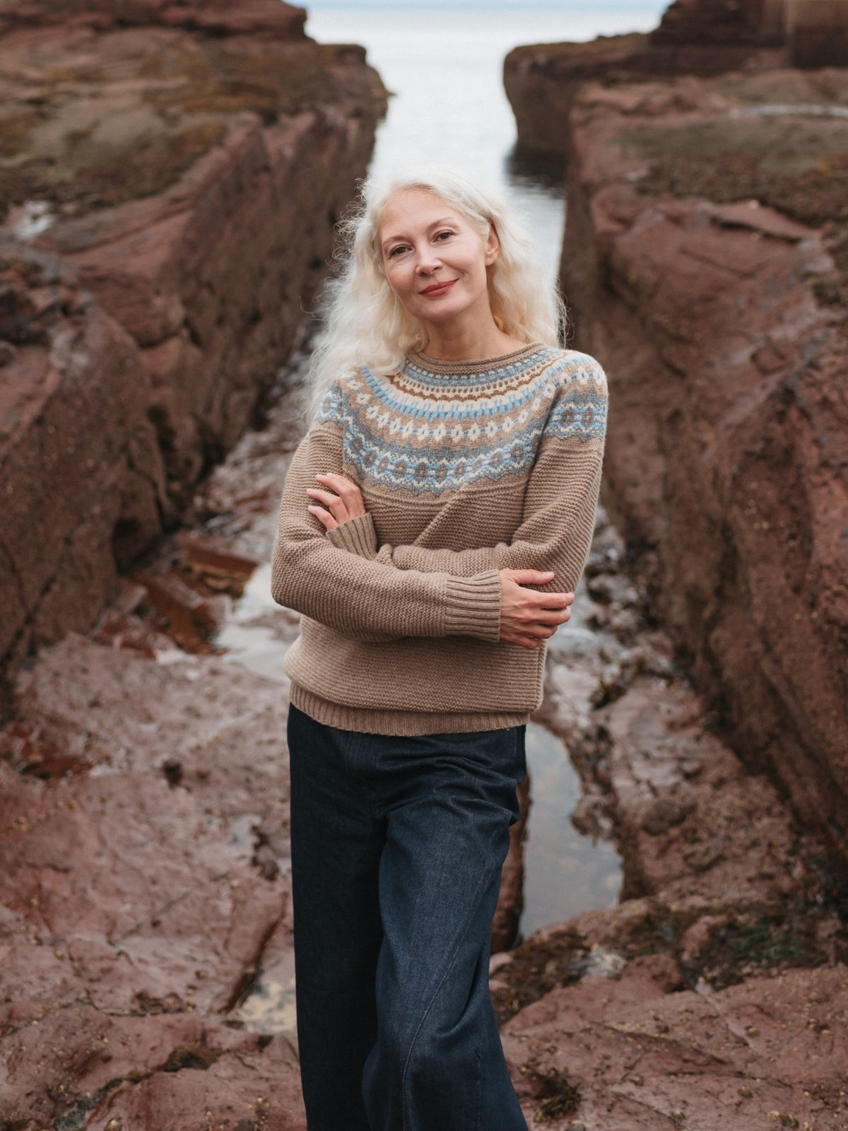 Eribé Stoneybrek Sweater in Sandstorm